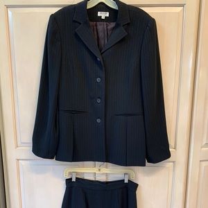 Ladies Office striped Black suit skirt set Size 12
